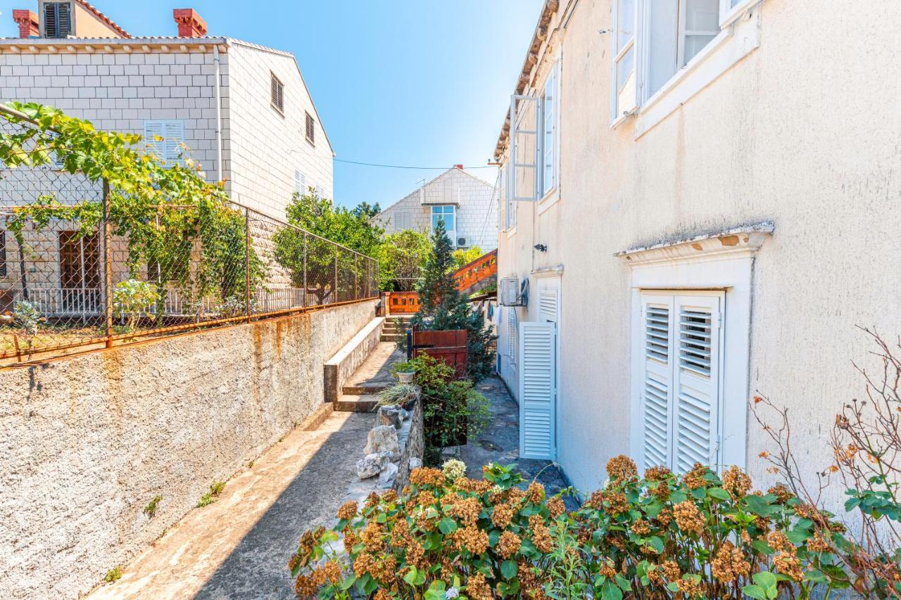 Guesthouse Isabel La Catolica Dubrovnik Buitenkant foto