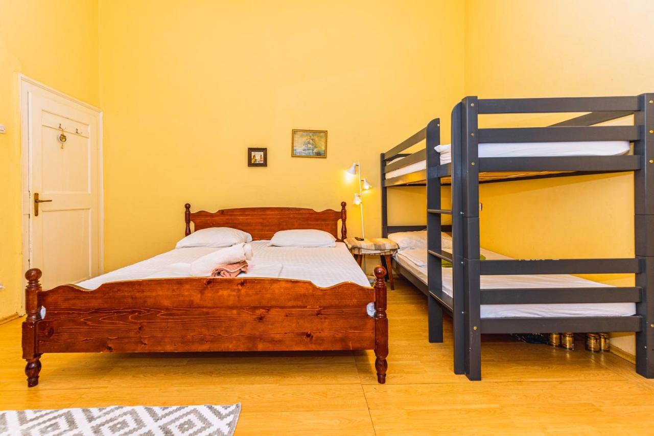 Guesthouse Isabel La Catolica Dubrovnik Buitenkant foto