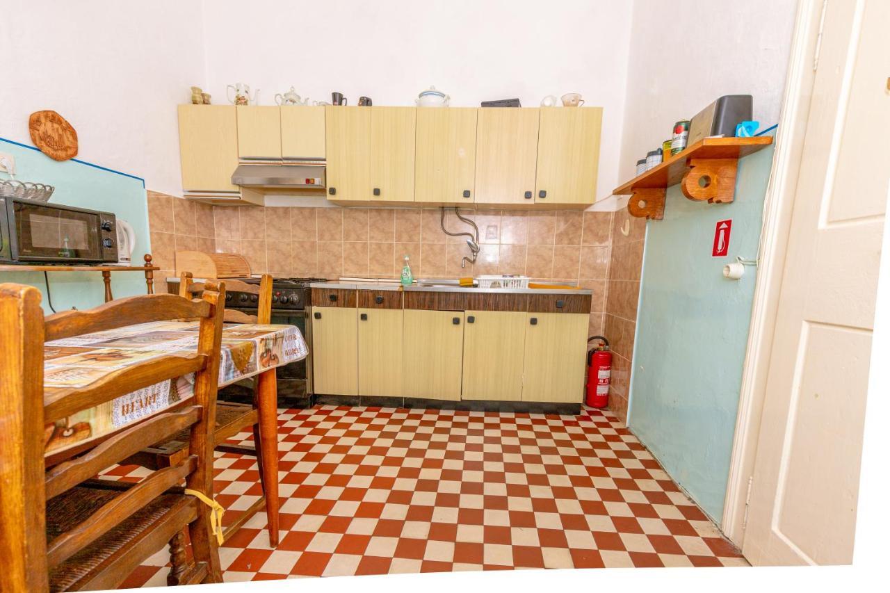 Guesthouse Isabel La Catolica Dubrovnik Buitenkant foto