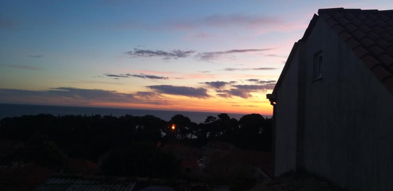 Guesthouse Isabel La Catolica Dubrovnik Buitenkant foto