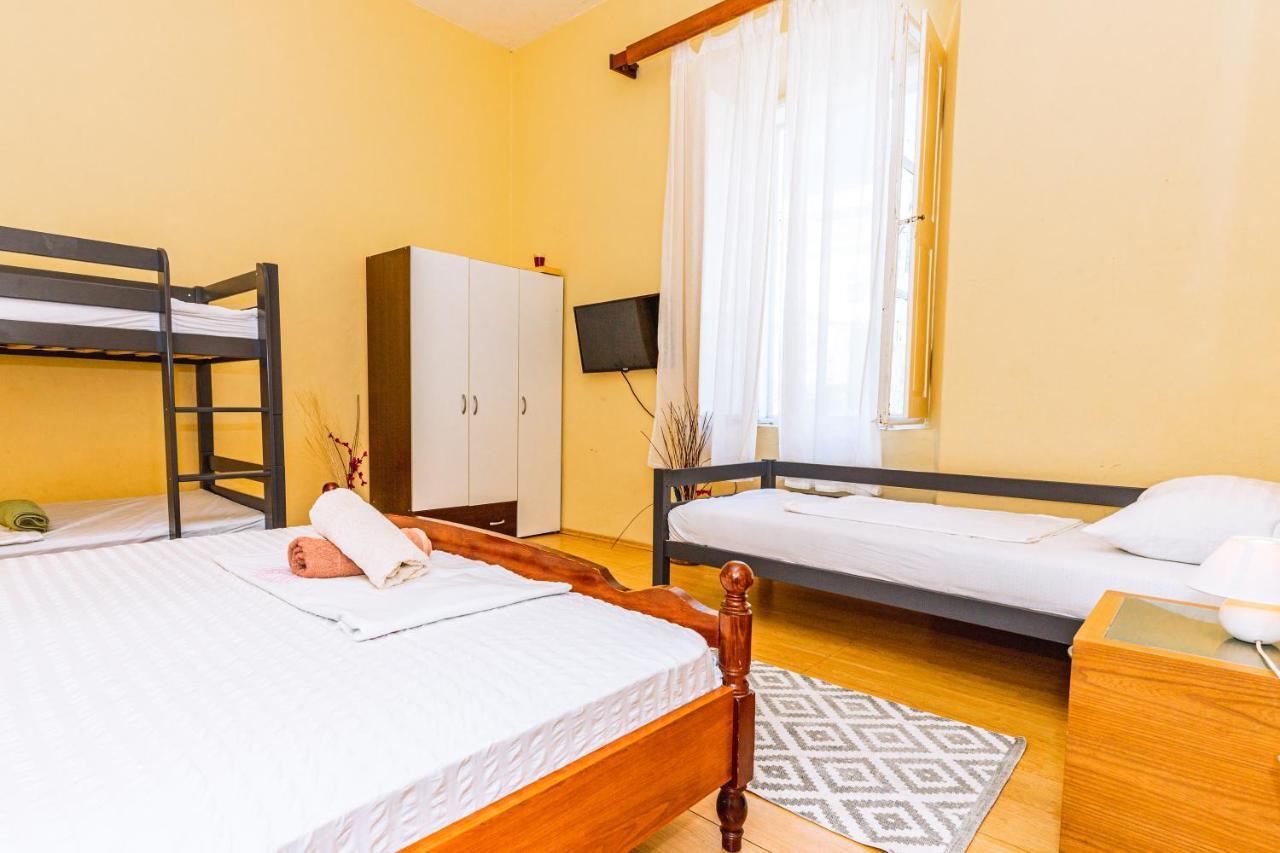 Guesthouse Isabel La Catolica Dubrovnik Buitenkant foto